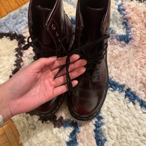 Dr Martens VEGAN 1460 LACE UP BOOTS Cherry Red — Oxford Rub Off Size L 7 - Picture 11 of 13